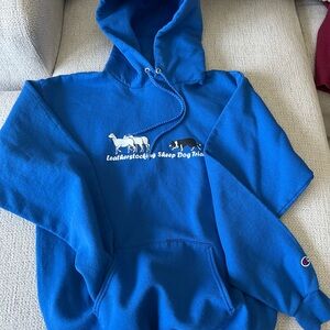 Champion Women’s Blue Sweatshirt. IDEAL FOR BORDER COLLIE LOVERS!